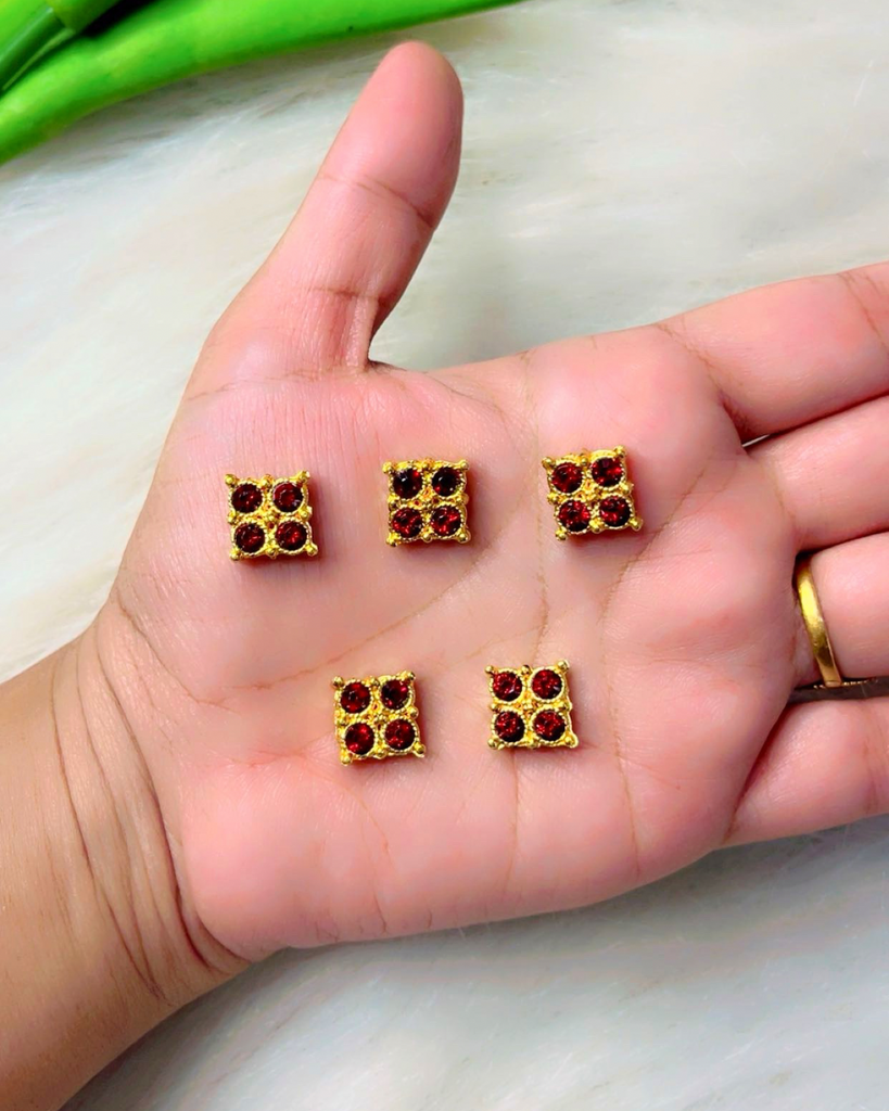 Square Hole Kundan,12*12mm