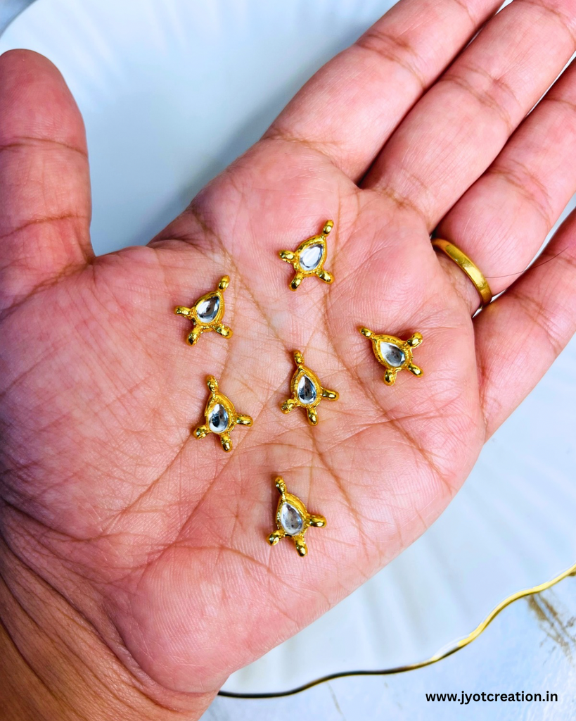 Makhi Connector in 3 Colors